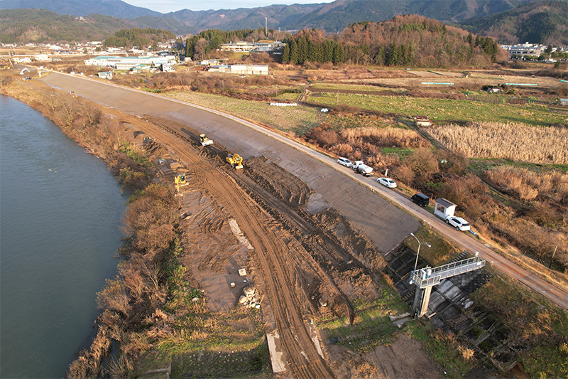 最上川上流置賜地区堤防強化工事