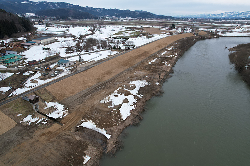 最上川上流置賜地区堤防強化工事