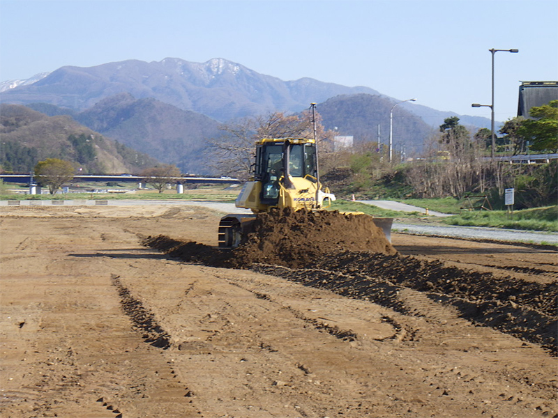 ブルドーザーマシンコントロールでの整地作業